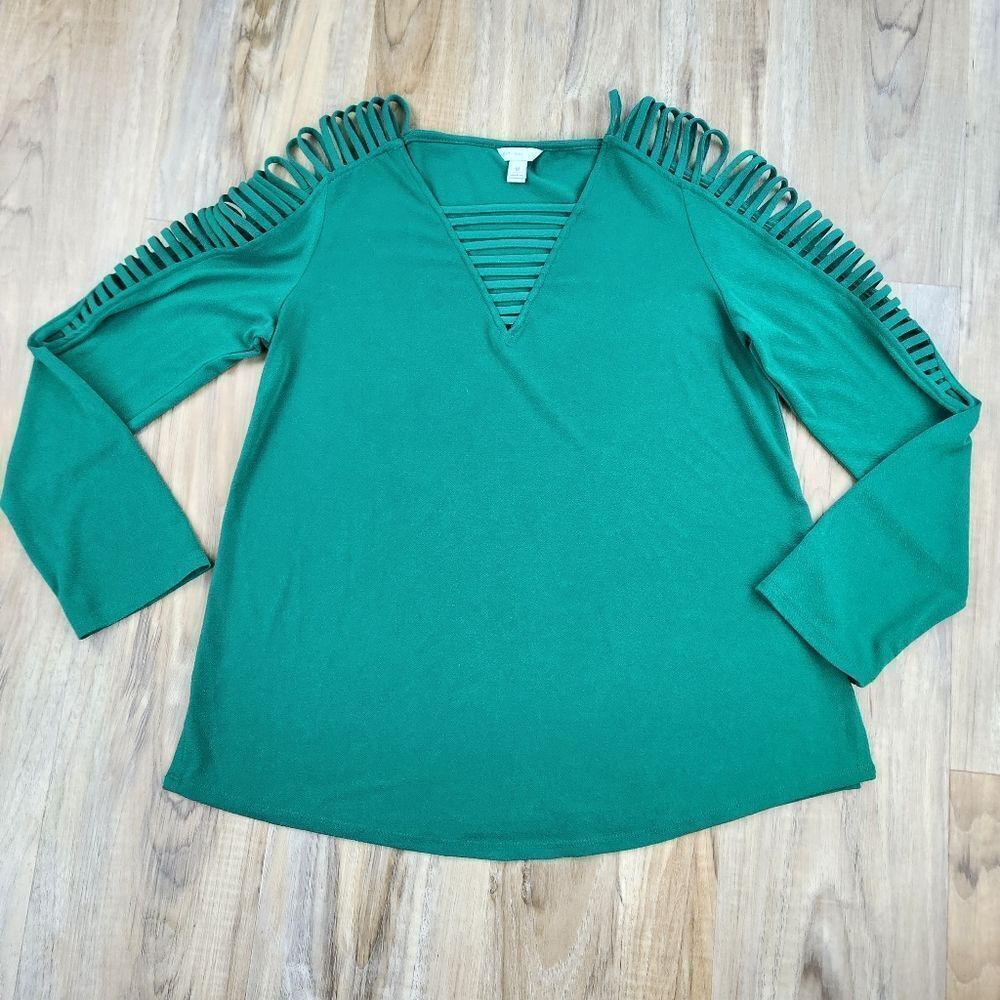🍑Cato Green Cutout Shoulders & Vneck Long Sleeve Top Medium